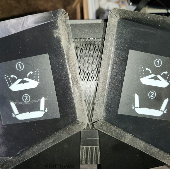 Netgear Nighthawk AX12 - Picture 2 of 3